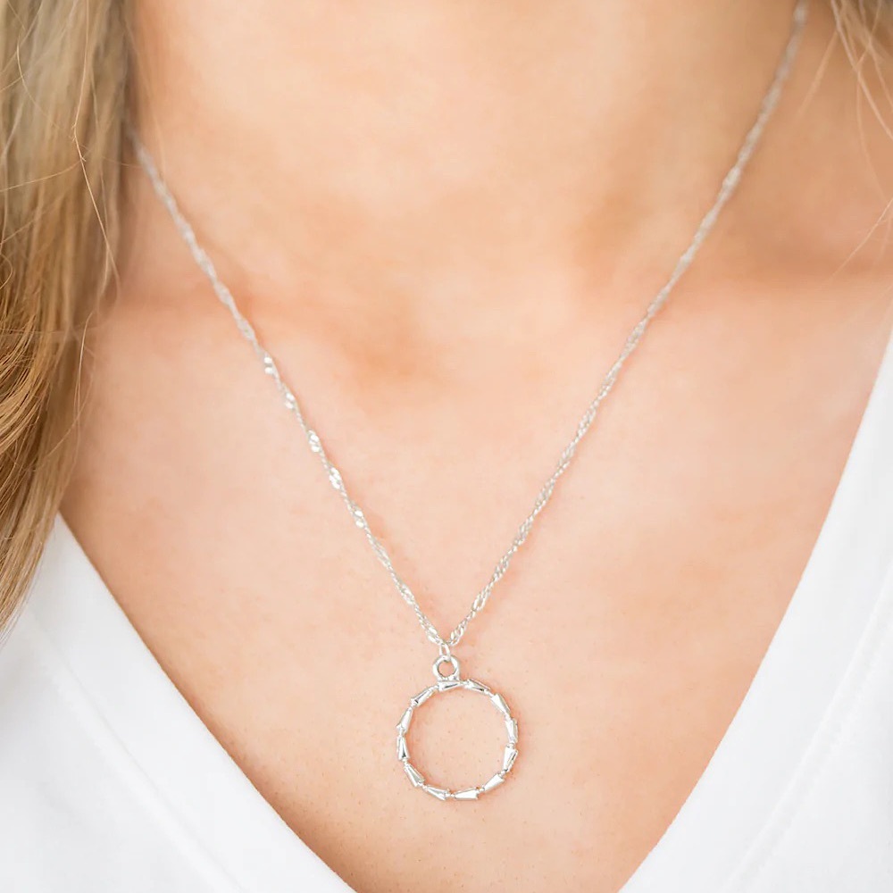 ❤️‍🔥5/$25❤️‍🔥 Simply Simple Silver Necklace